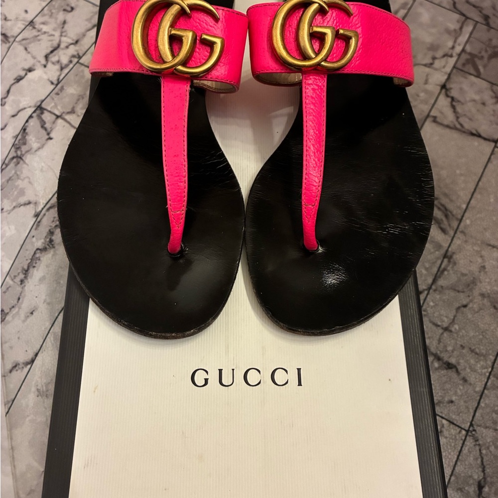 Gucci Fuchsia Pink Leather Logo Double G Thong Sandal size 35 Black Se $495 - Picture 12 of 16